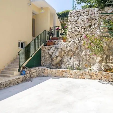 By The Sea Cove Ljubljeva, Trogir - 18052 Apartment